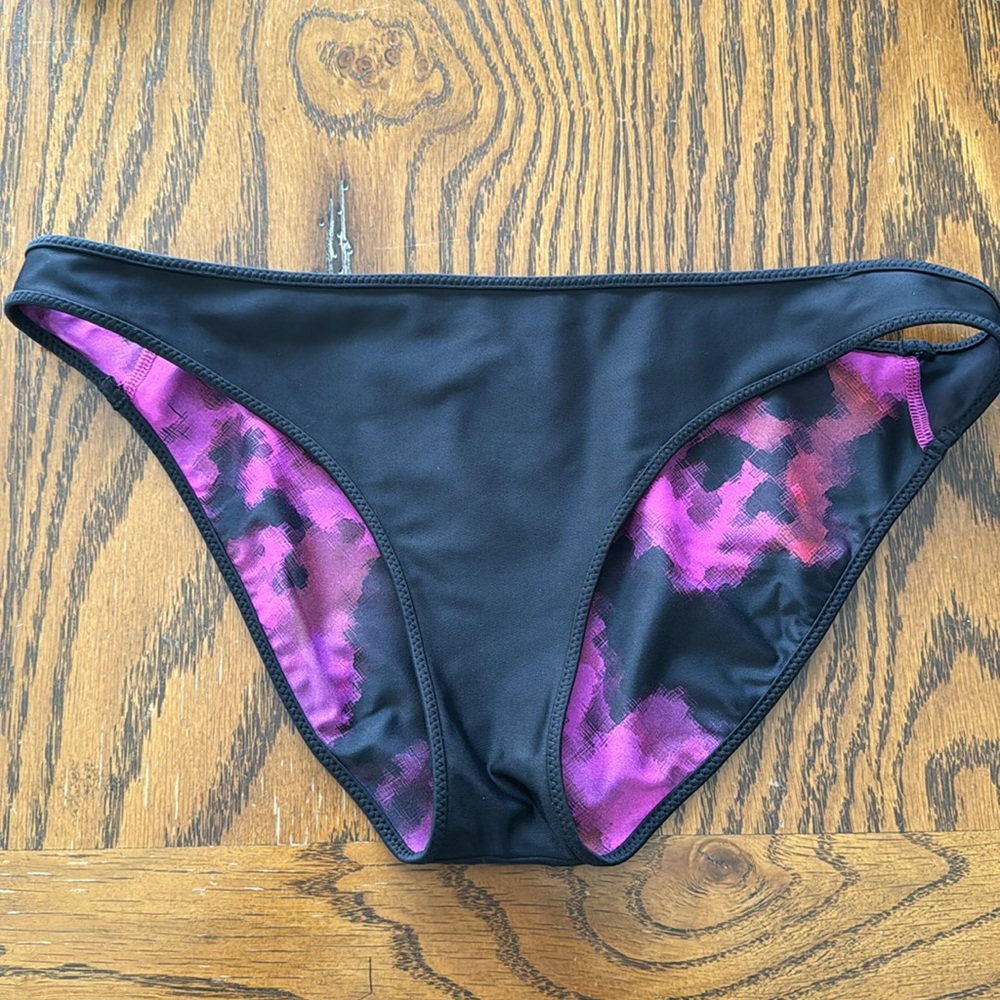 LULULEMON bikini w/ reversible bottoms - Picture 6 of 8